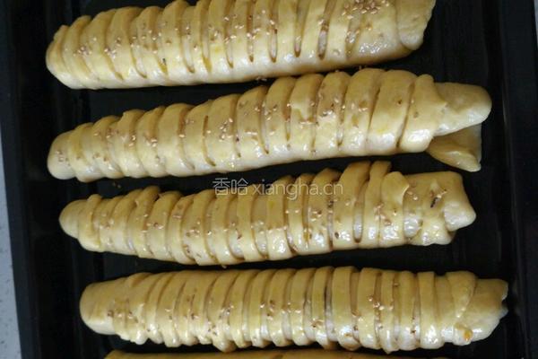 毛毛虫豆沙面包的做法图解6