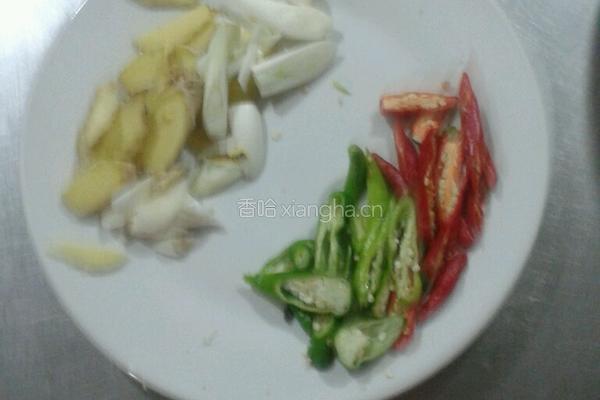 山东家常菜辣子鸡的做法图解2