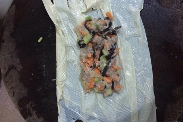 鲜虾腐竹卷的做法图解5