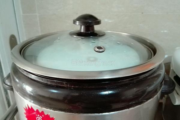 海底椰杏仁炖猪扇骨的做法图解5
