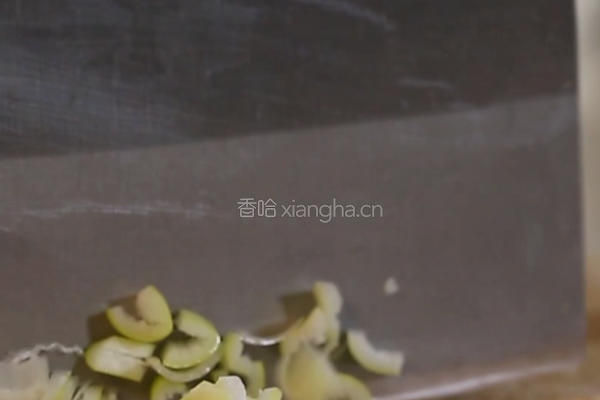 青椒肉丝的做法图解1