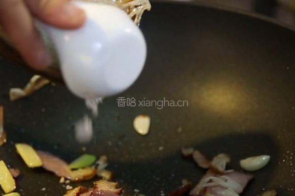 芥蓝炒腊肉的做法图解9