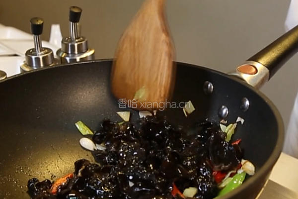 木耳炒鸡蛋的做法图解9