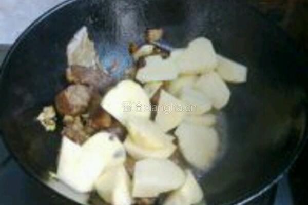 牛肉炖土豆的做法图解8