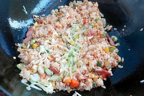 培根蛋炒饭的做法图解6