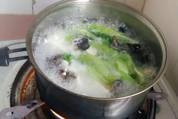 肉未豆腐黑木耳生菜汤的做法图解11