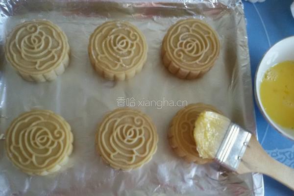 莲蓉蛋黄月饼的做法图解13