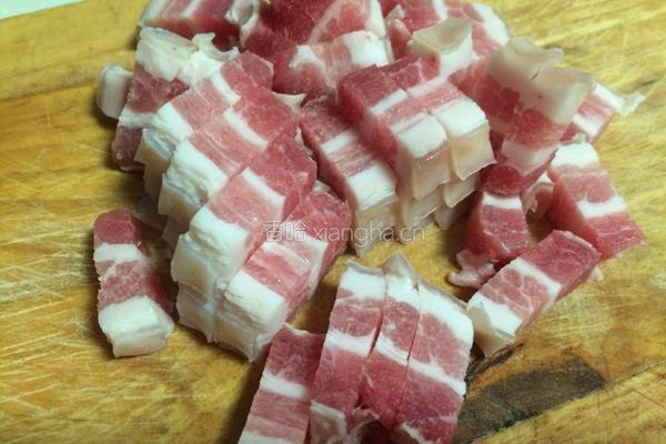 土豆焖饭的做法图解1