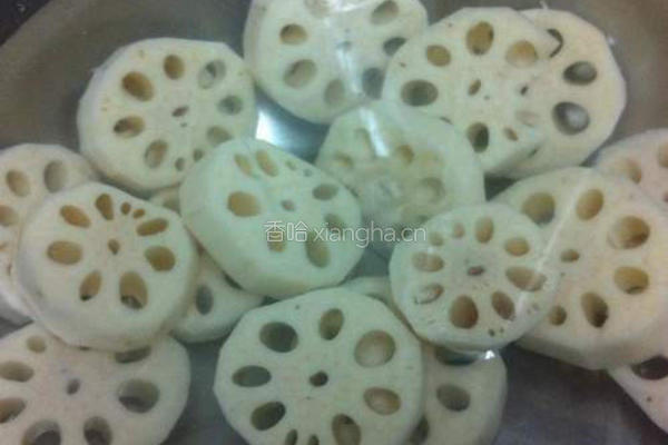 莲藕炖排骨的做法图解2