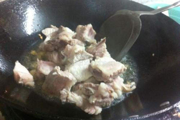 莲藕炖排骨的做法图解6