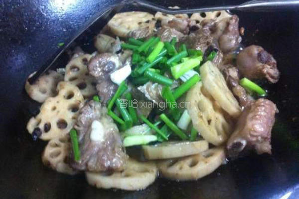 莲藕炖排骨的做法图解10