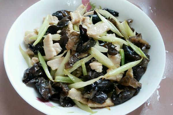 芹菜黑木耳肉片的做法图解11