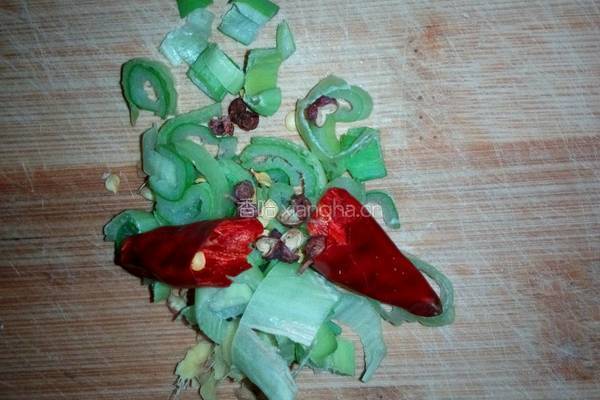 酱爆圆白菜的做法图解2