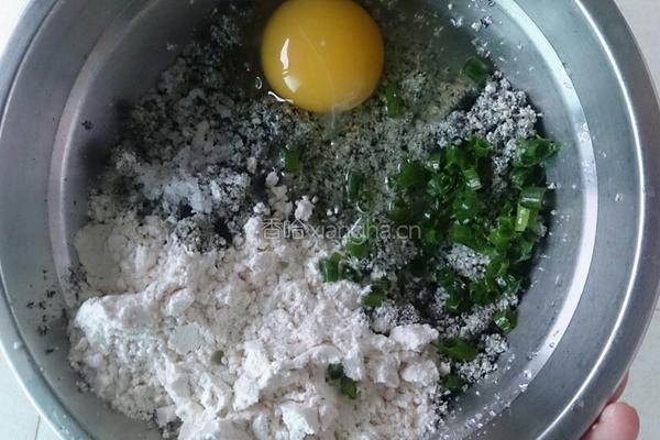 豆浆渣煎饼的做法图解2