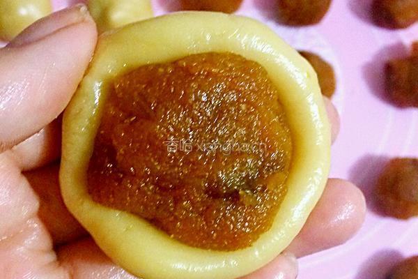 南瓜馅广式月饼的做法图解12