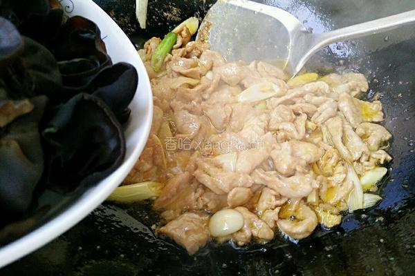 木耳炒肉的做法图解7