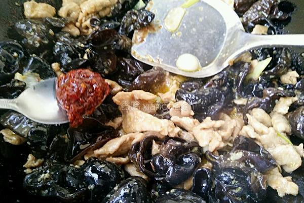 木耳炒肉的做法图解9