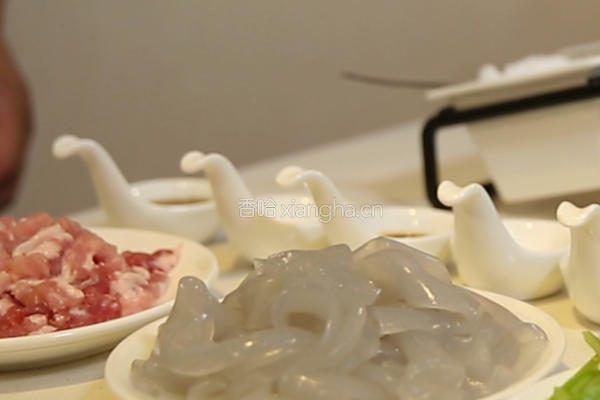 肉丝拉皮的做法图解3