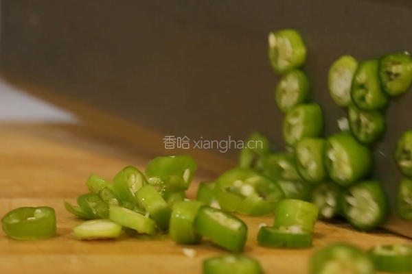 酸豆角炒鸡胗的做法图解2