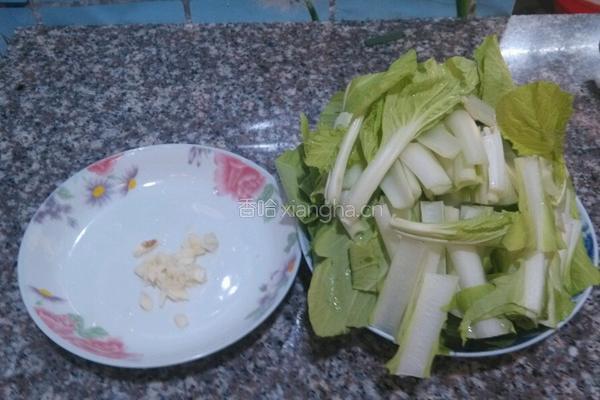素炒小白菜的做法图解1