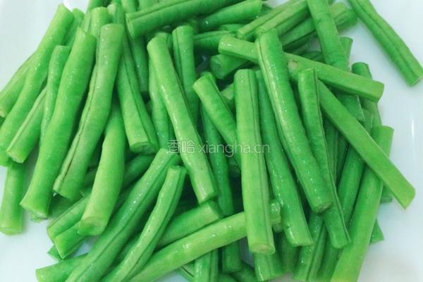 麻酱豆角的做法图解1