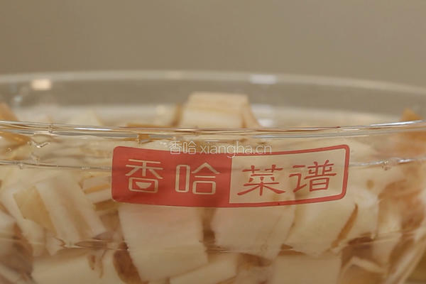 香辣藕丁的做法图解1
