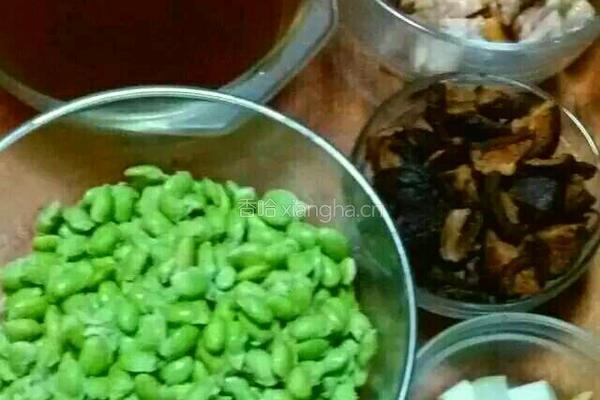 香菇毛豆烩鸡丁的做法图解3