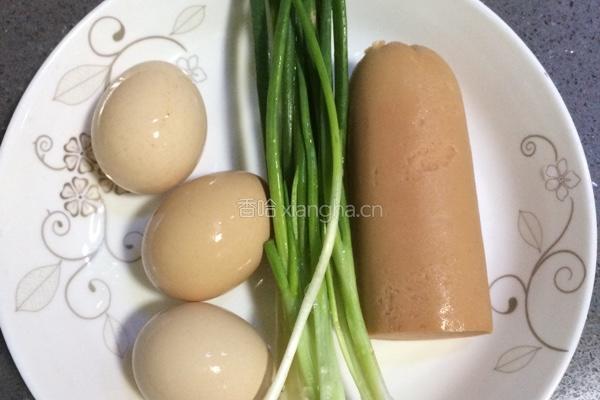 火腿肠鸡蛋饼的做法图解2