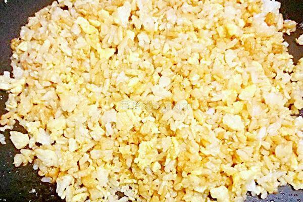 辣椒酱拌炒饭的做法图解7