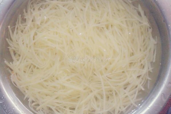糖醋土豆丝的做法图解4