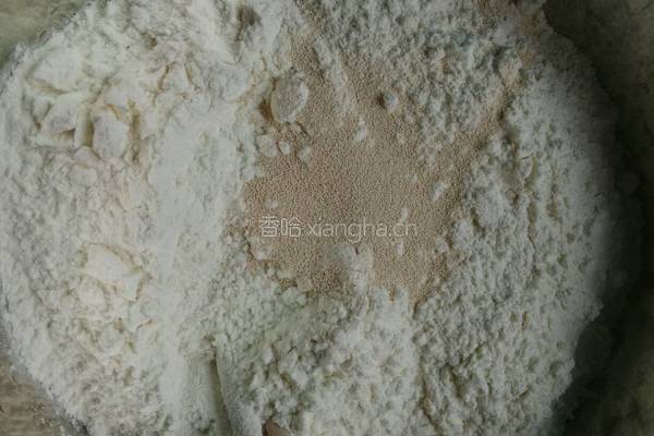 腊肉长豆包的做法图解1