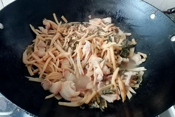 咸菜煮五花肉的做法图解5