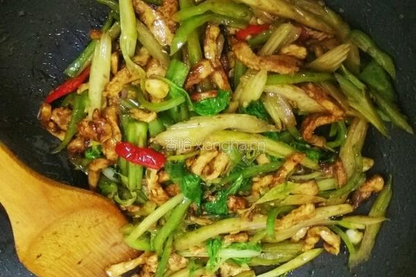 西芹炒肉的做法图解7