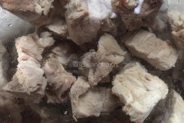 山药排骨汤的做法图解2