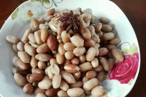 水煮花生米的做法图解3