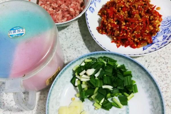肉沫剁椒的做法图解1