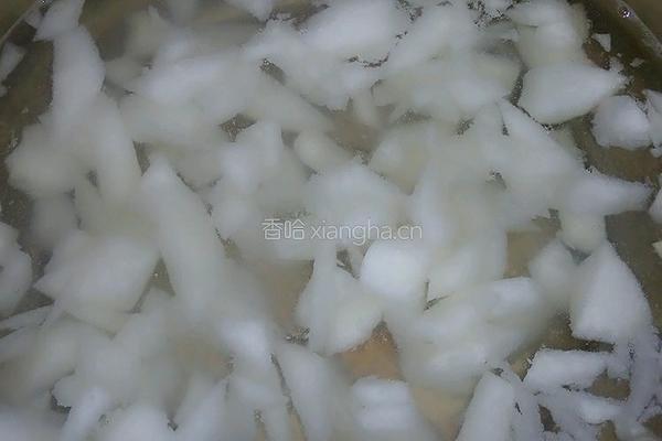冰糖雪梨的做法图解2