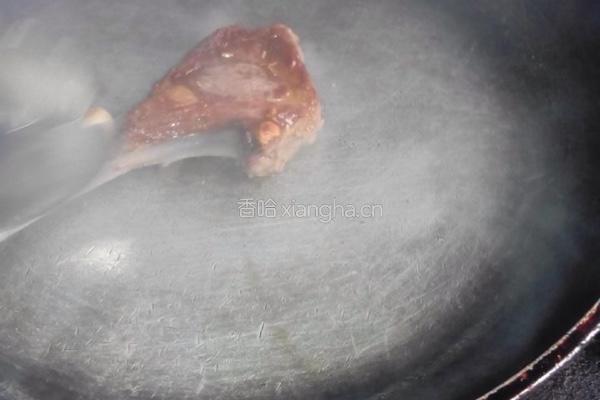 法式煎羊排配白兰地烩彩椒牛肝菌汁的做法图解16