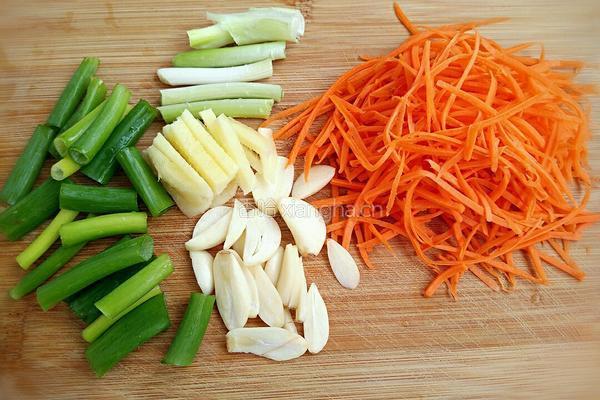 肉末粉丝圆白菜的做法图解3