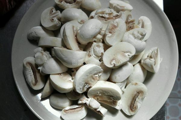 蘑菇滑肉的做法图解1