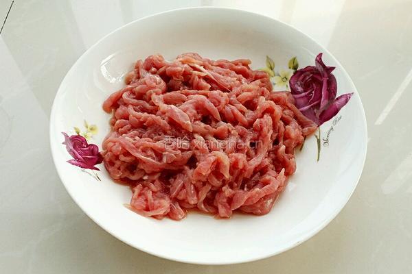 鱼香肉丝的做法图解1