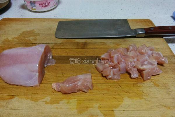 香辣爽口藕丁炒肉的做法图解1