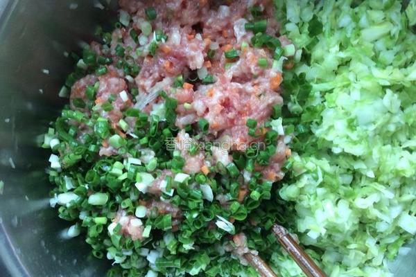 包菜猪肉饺的做法图解5