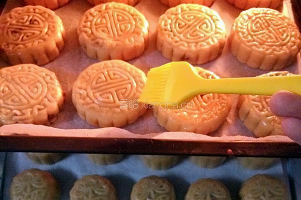 红豆沙馅广式月饼的做法图解9