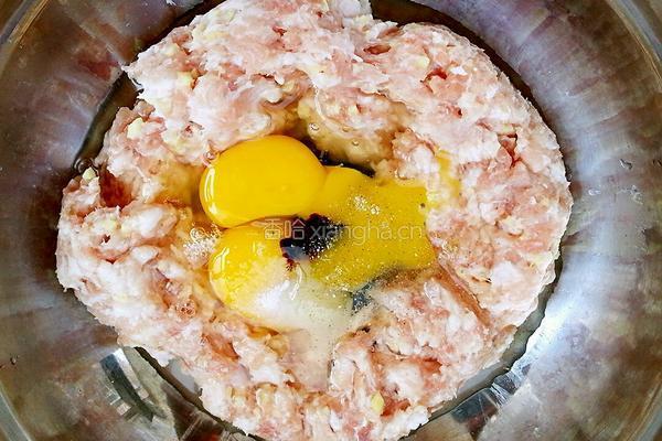 干炸猪肉丸的做法图解3