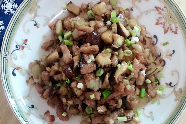 香菇茄子炒肉丁的做法图解8