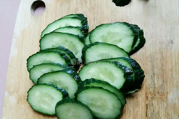 蒜蓉黄瓜的做法图解3