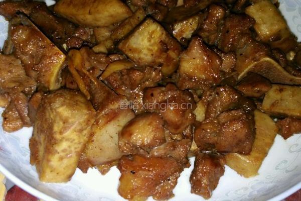 红烧牛肉芋头的做法图解7