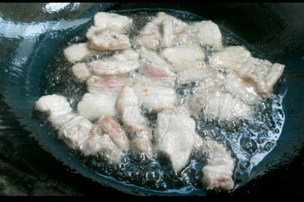 五花肉芸豆炖土豆（简易版）的做法图解2