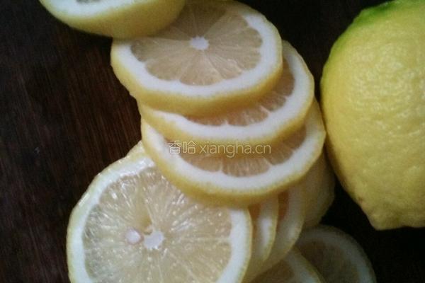 蜂蜜腌柠檬的做法图解1